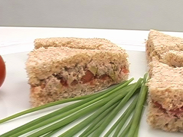 Сэндвич с тунцом и орегано